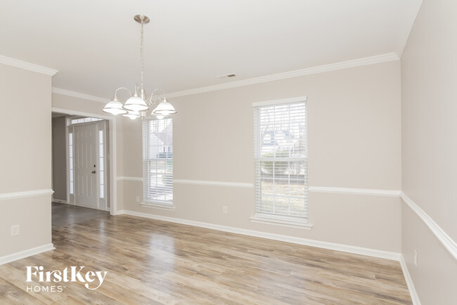 Building Photo - 2800 Black Walnut Ln