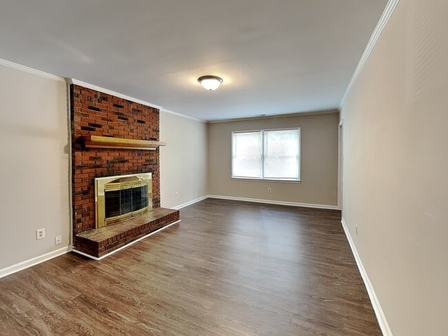 Building Photo - 2818 Dellinger Dr