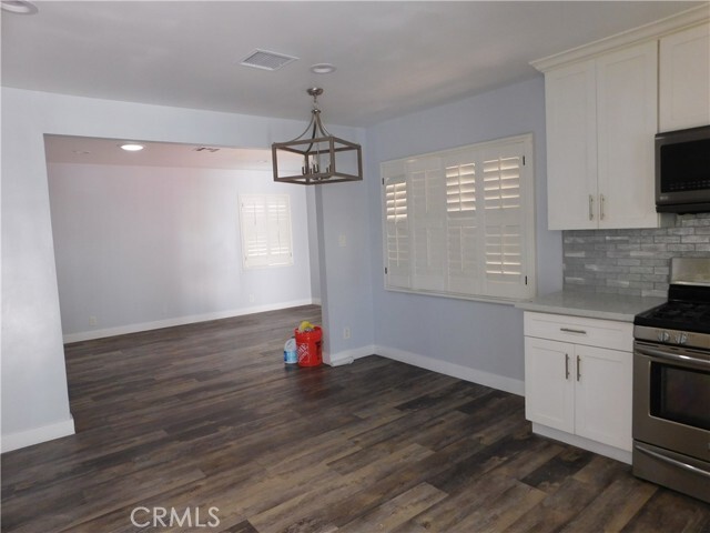 Building Photo - 10414 Dorothy Ave