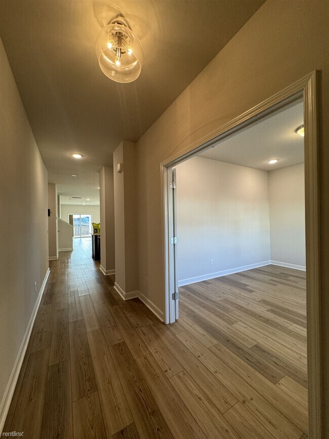 Building Photo - 5 br, 4.5 bath House - 292 Lucca Dr