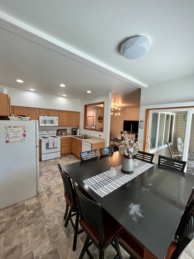 1305 Boon St Unit 114, Sumas, WA 98295 Condo for Rent in Sumas, WA