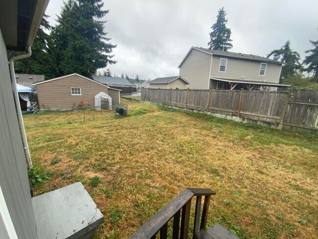 Foto del edificio - Beautiful 3- bedroom in Midland WA - Apply...