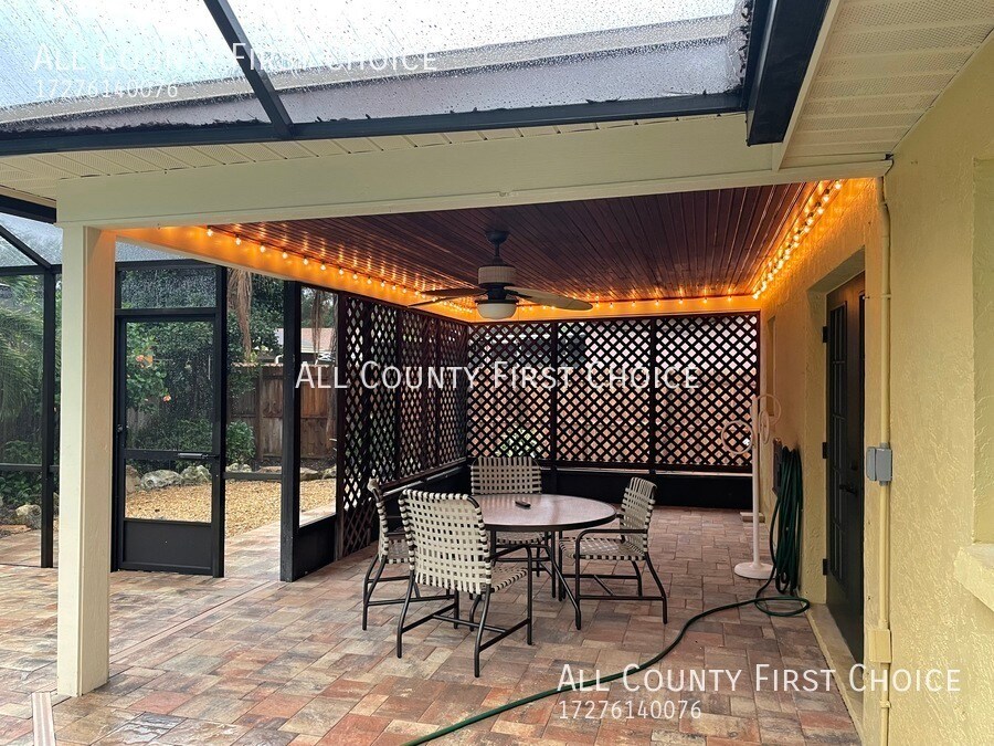 Foto del edificio - Laurelwood Estates Pool home