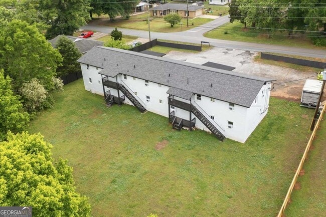 Foto del edificio - 608 N College Dr