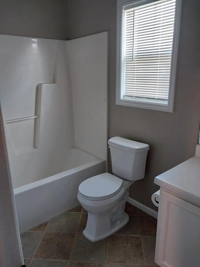 Foto del edificio - 1716 Pebble Ridge Dr