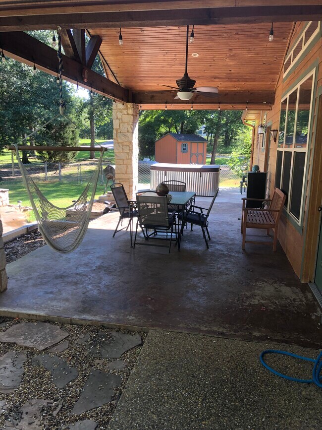 Building Photo - 5083 Buena Vista