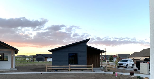 Building Photo - 1403 Windsor Dr