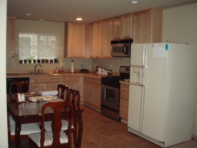 Primary Photo - Dupont 3 Bedroom home