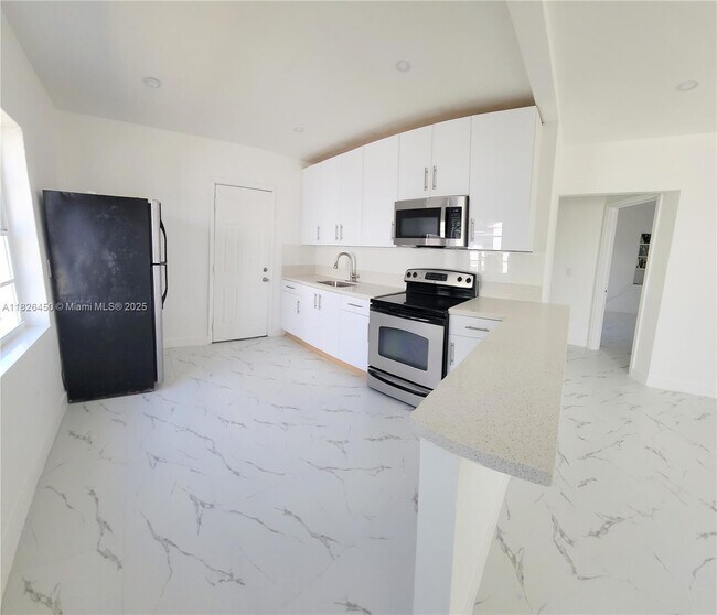 Foto del edificio - 741 NW 116th St