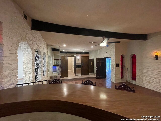 Building Photo - 315 Hillcrest Dr