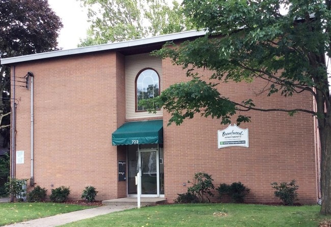 Building Photo - Shiawassee Apartments LLC (723 W Shiawasse...