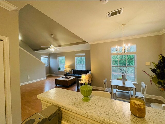 Foto del edificio - 900 Dean Lee Dr