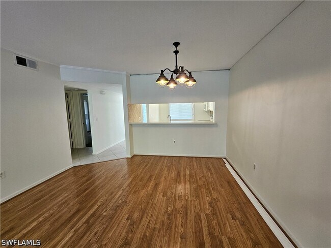Foto del edificio - 3001 Sandpiper Bay Cir