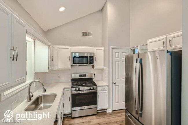 Building Photo - 3 br, 2 bath House - 350 Jamaica Cove SW UNIT