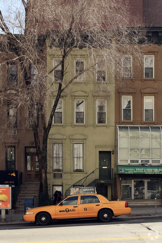 Building Photo - 1630 York Ave