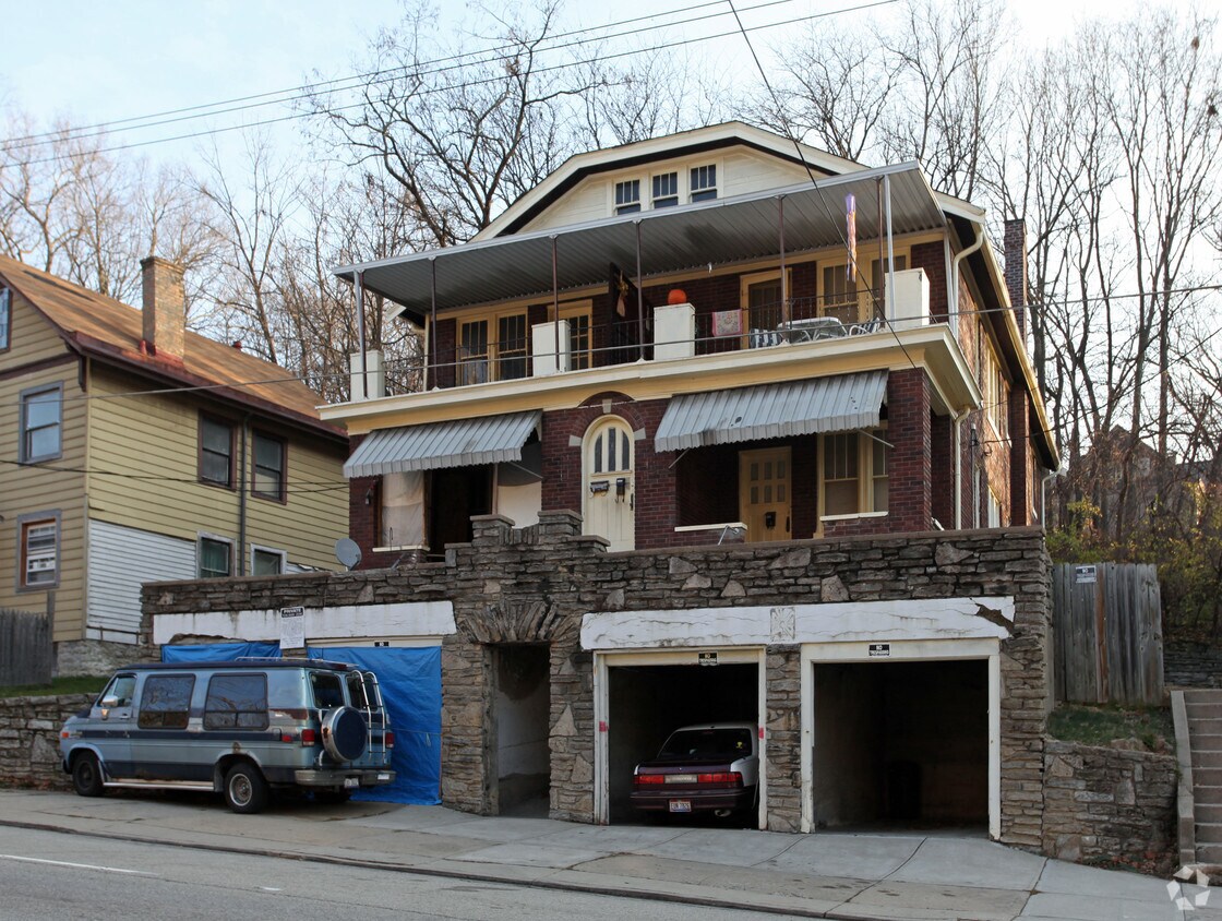 Building Photo - 426-428 Elberon Ave