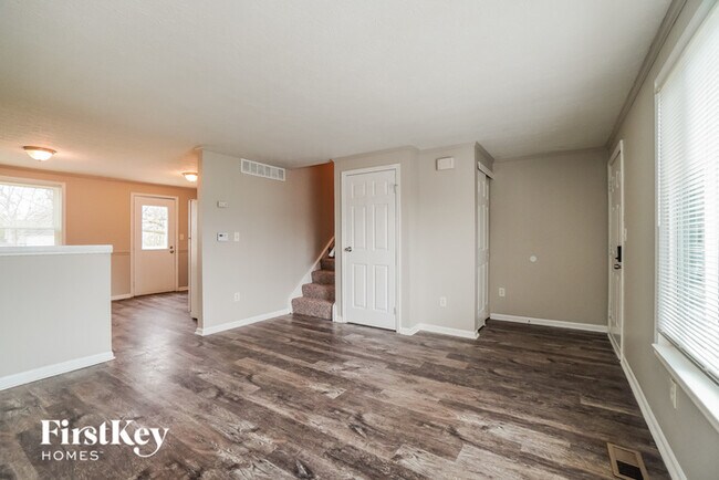 Building Photo - 2879 Continental Dr