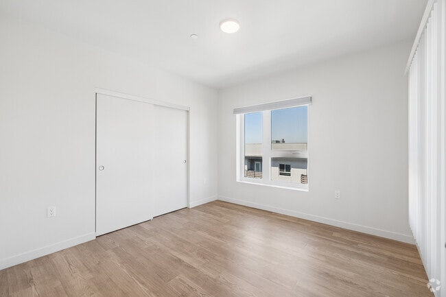 2BR, 2BA - 778SF - Bedroom - Metro at Florence