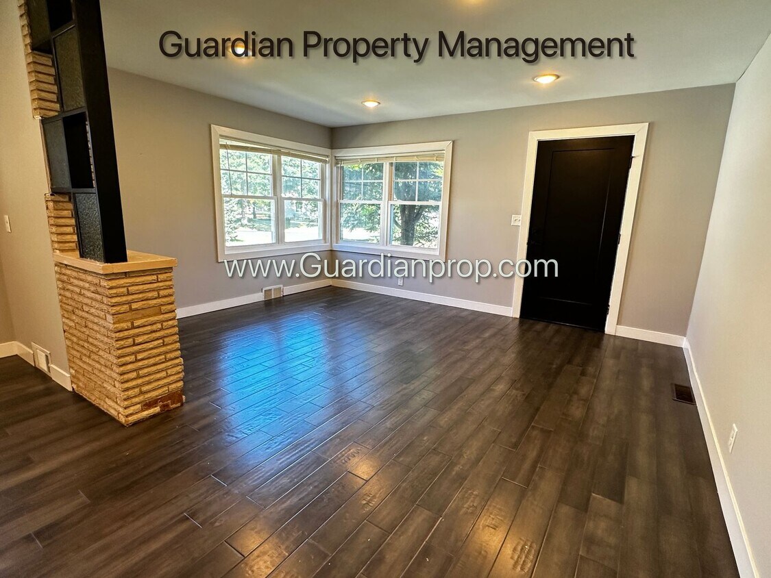 Foto principal - 3282-3284 Idaho Ave. S.