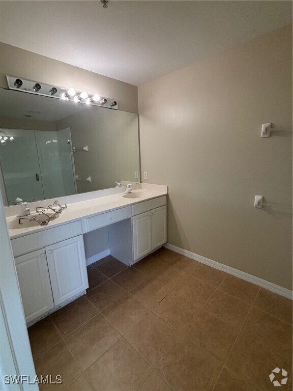 Building Photo - 1004 Hampton Cir