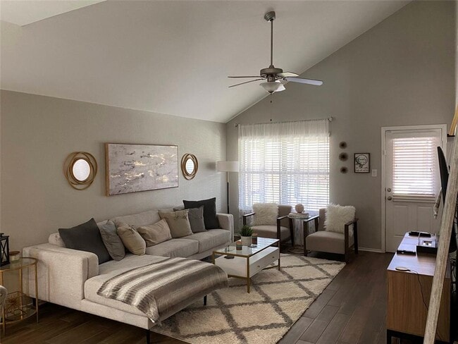 Building Photo - 9523 Paloma Creek Dr