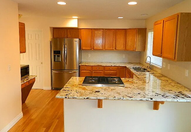 Foto del edificio - Spacious 4-Bedroom Home in Desirable Cedar...