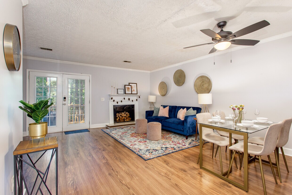 Living/Dining - 1904 Shenandoah Valley Ln SE