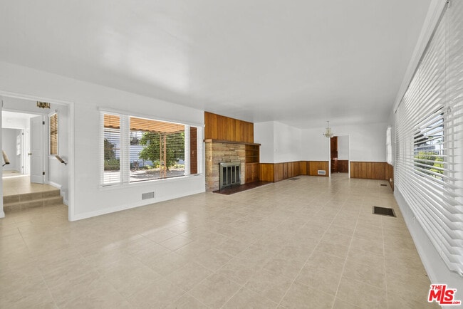 Foto del edificio - 100 E Kenneth Rd