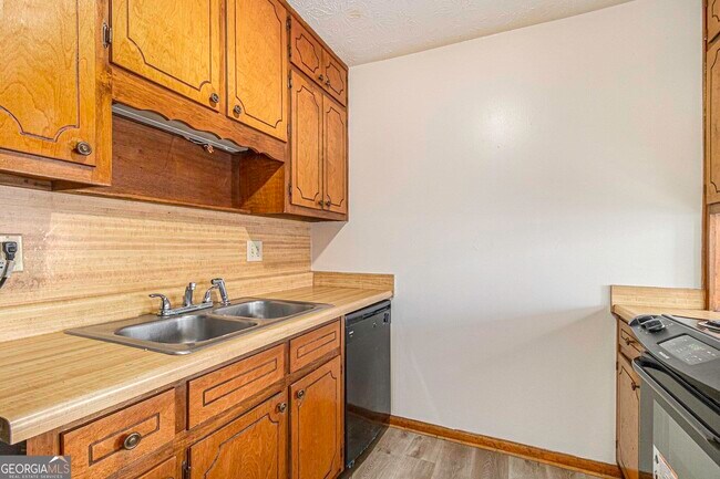 Foto del edificio - 1609 Riverside Trail NE