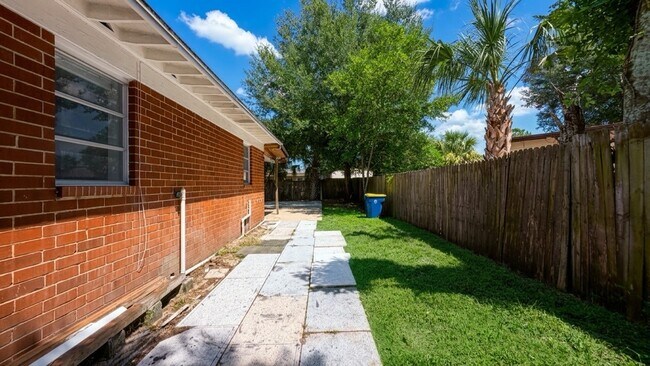 Building Photo - 3219 Fruitwood Ln