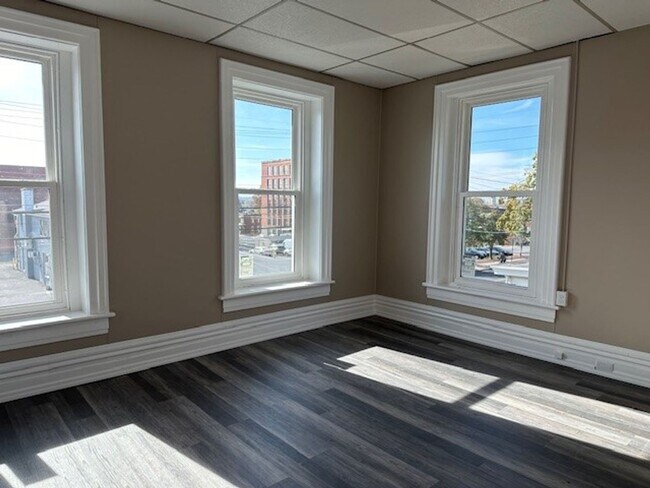 Foto del edificio - 757 Maple St