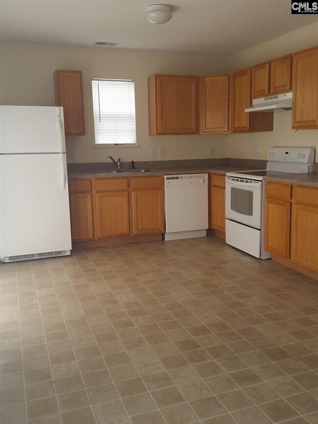 Foto del edificio - 221 Fox Grove Cir