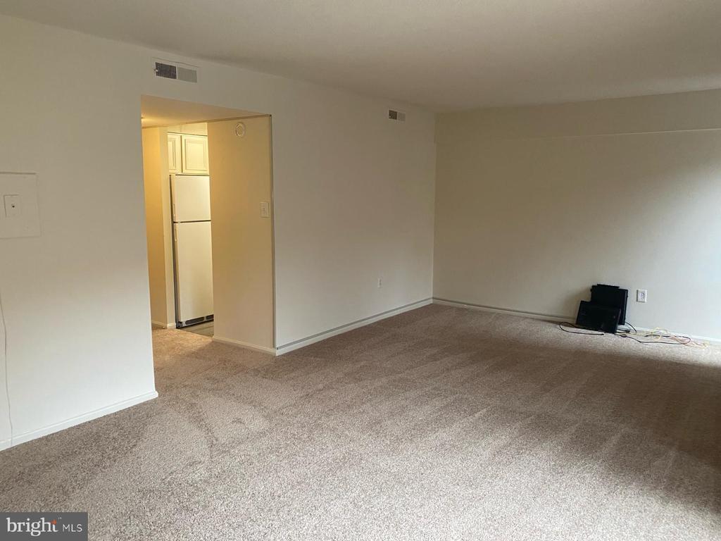 Primary Photo - 1300 Army Navy Dr