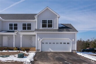 Building Photo - 28 Woodside Dr