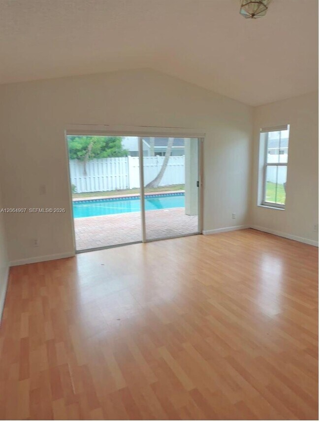 Foto del edificio - 1064 Cedar Falls Dr