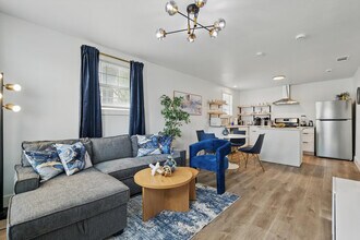 Building Photo - 3015 Chihuahua Ave