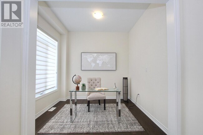 Building Photo - 14 Spring Snow Rd