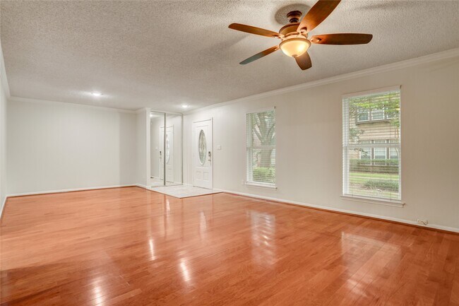 Foto del edificio - 2253 Triway Ln