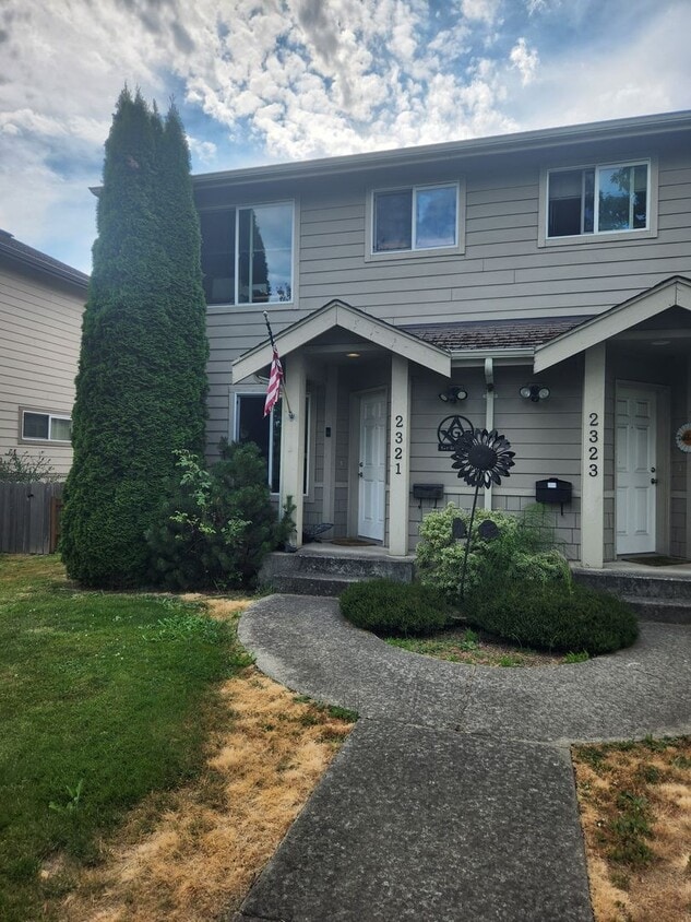 Foto principal - 2321/2323 Lincoln Street