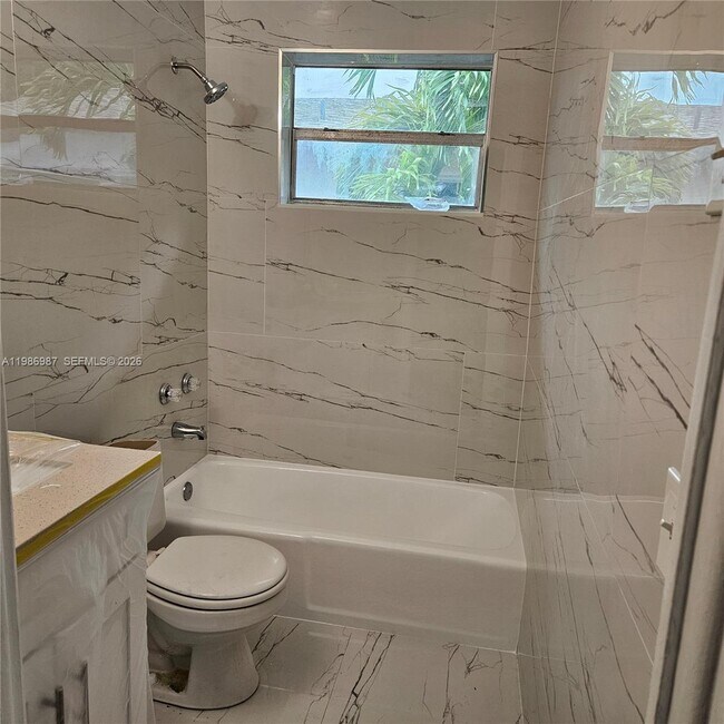 Building Photo - 27 SW 8th Ct