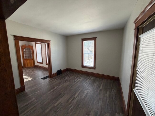 Building Photo - 405 Rock St