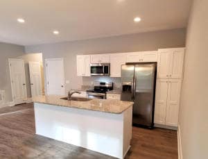 Building Photo - 35 Quail Hollow