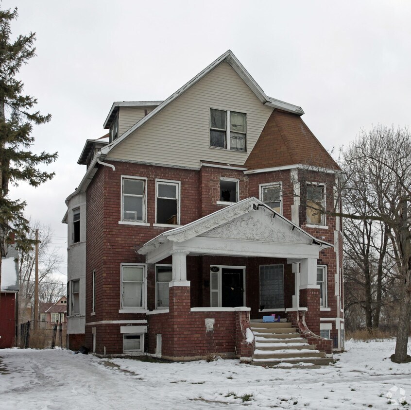 Building Photo - 261 Chandler St