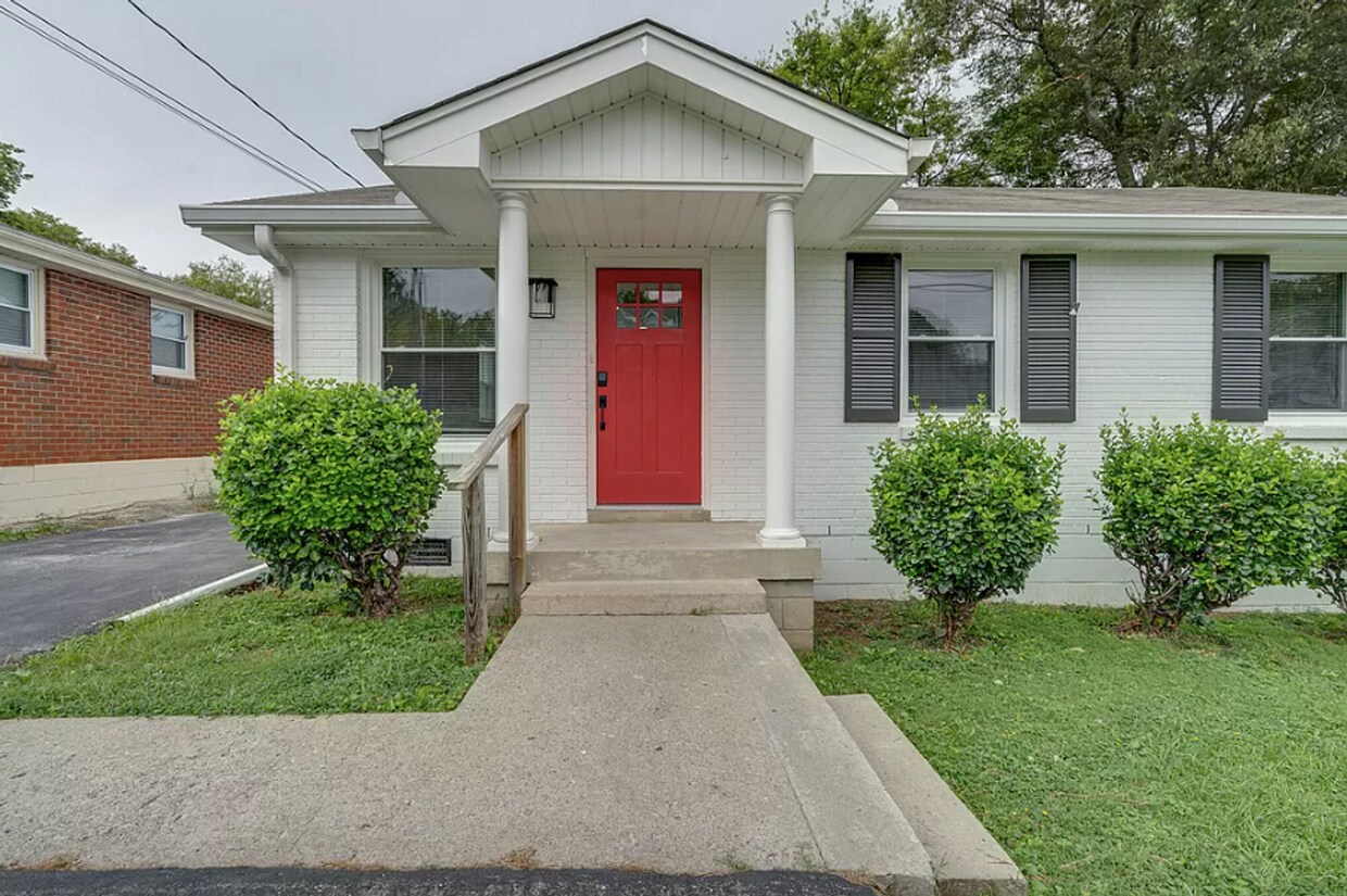 Primary Photo - 3 bedroom home in Charlotte Park