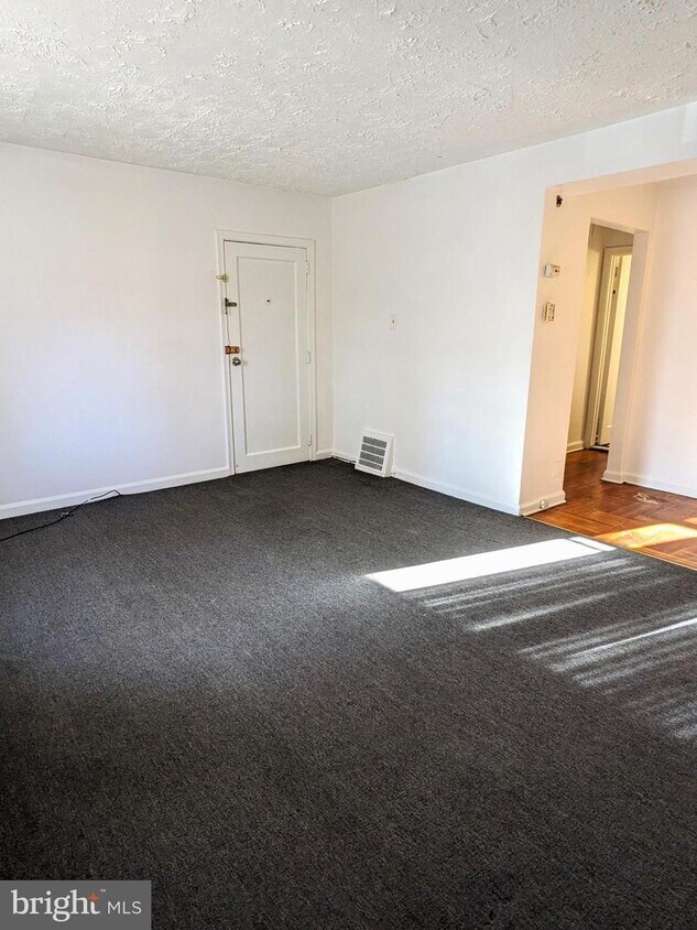 13 Corbin Ct Unit 1, Wilmington, DE 19805 Apartment for Rent in