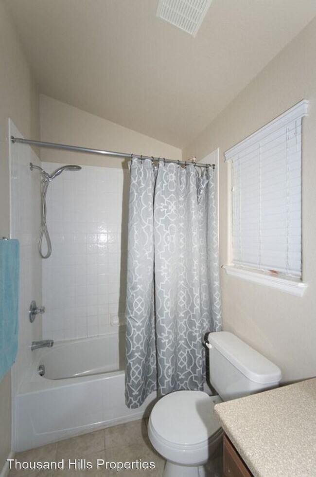 Foto del edificio - 3 br, 2 bath House - 11941 Corbu Hts