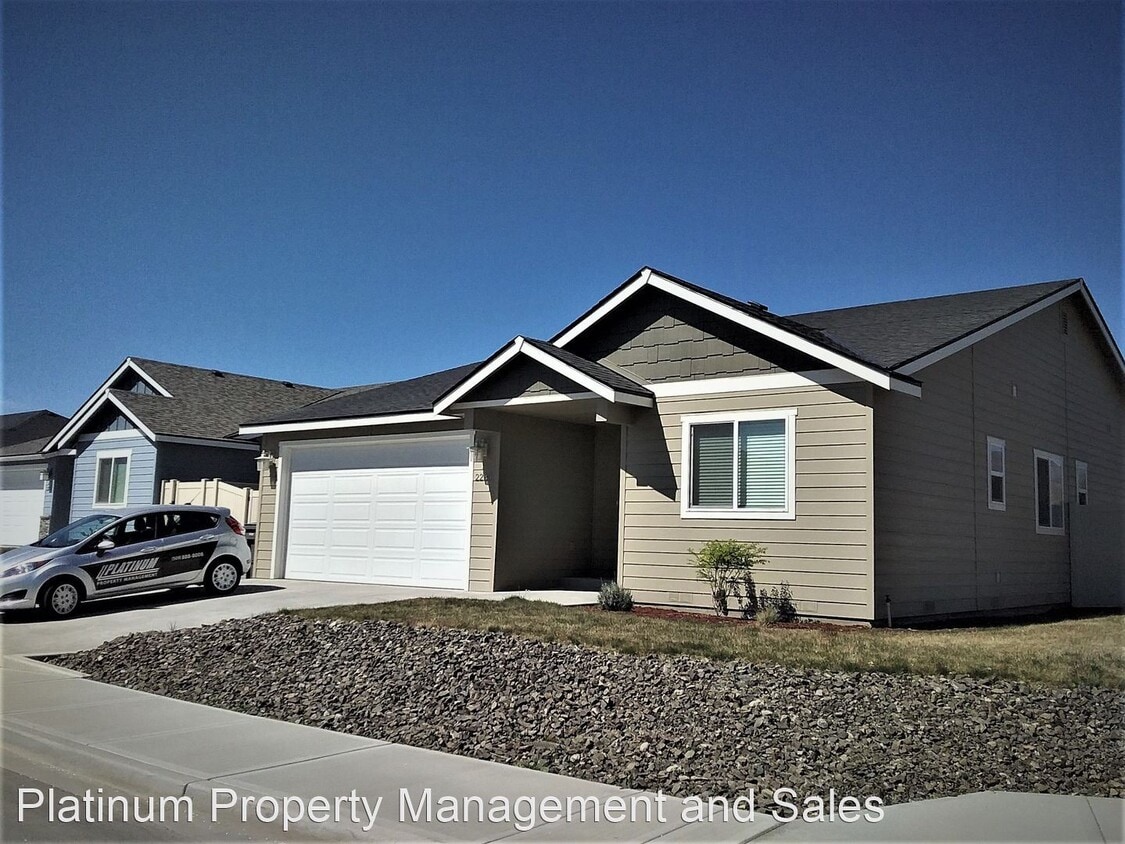 3 br, 2 bath House - 2285 2nd Street SE Photo