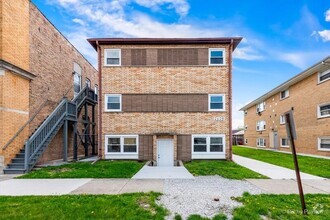 Building Photo - 2608 St Charles Rd
