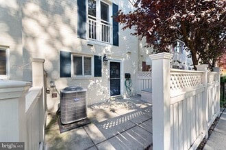 Building Photo - 1431-B N VAN DORN St
