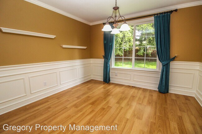 Foto del edificio - 4 br, 2.5 bath House - 612 213th St SW